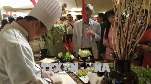 Presenten cultura y gastronomía de Vietnam en Tailandia - ảnh 1