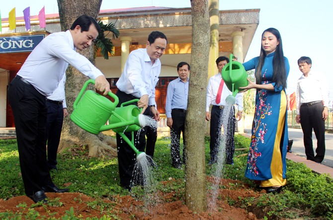 Prosiguen actividades por la gran unidad nacional en Vietnam  - ảnh 1