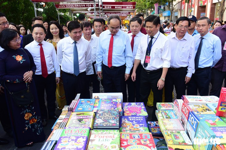 Inauguran un festival de libros como preámbulo del Tet 2019 en Ciudad Ho Chi Minh - ảnh 1