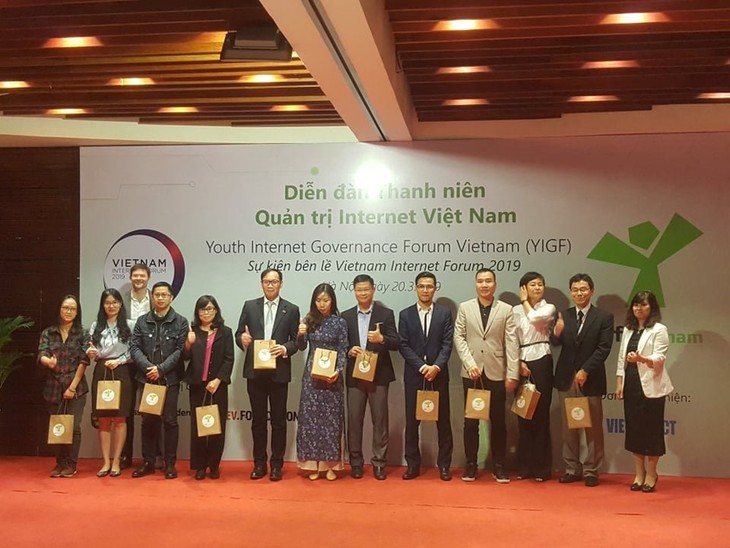 Vietnam efectúa el primer Foro Juvenil sobre la gobernación de Internet - ảnh 1