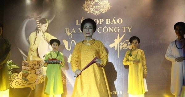 Un joven vietnamita restaura trajes tradicionales - ảnh 2