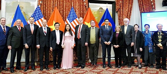 Fortalecen relaciones Vietnam-Estados Unidos después de 25 años de normalización   - ảnh 1