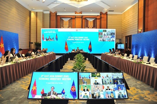 Asean por fortalecer la cooperación económica con sus socios - ảnh 1