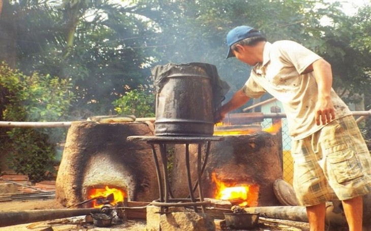 Long Thuong, meca de la fundición de bronce en la provincia de Hung Yen - ảnh 2