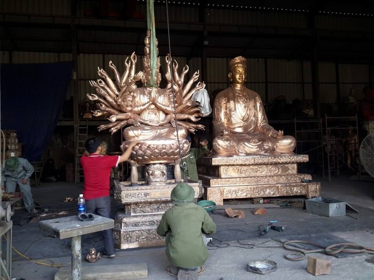 Long Thuong, meca de la fundición de bronce en la provincia de Hung Yen - ảnh 1