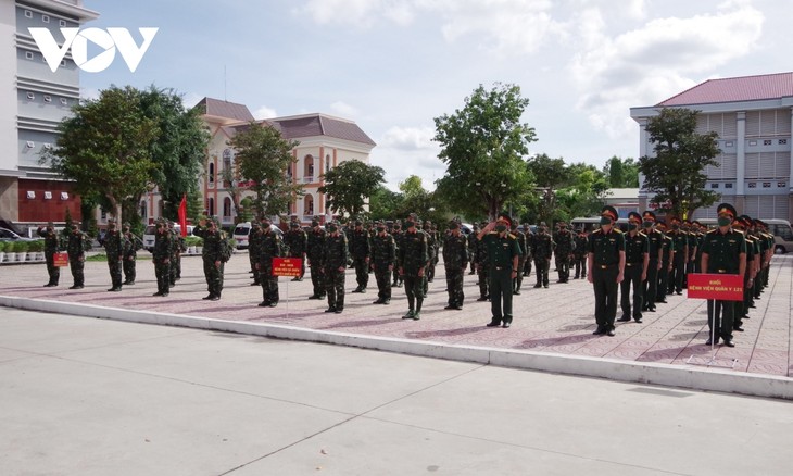 El ejército despliega el hospital 6b en Can Tho para pacientes con covid-19 - ảnh 1