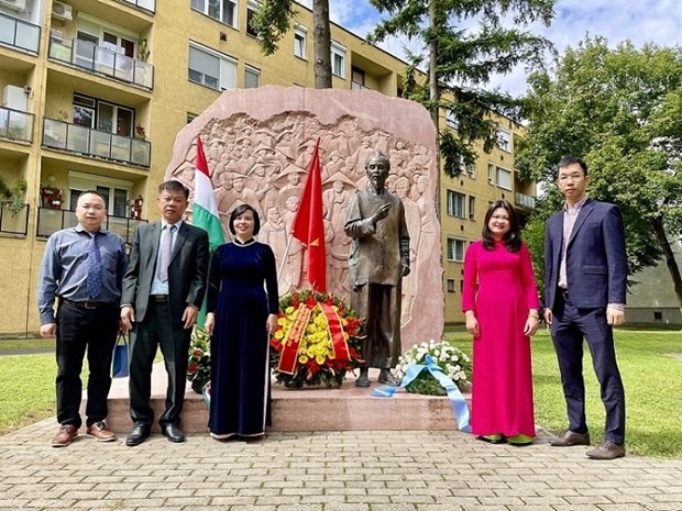 Celebran el Día Nacional de Vietnam en Hungría y Estados Unidos - ảnh 1