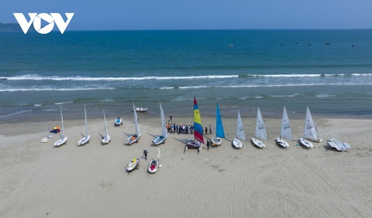 Velas blancas en el mar de Da Nang - ảnh 2