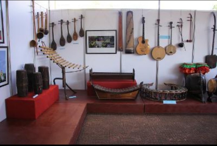 Exposición de instrumentos musicales de etnias vietnamitas - ảnh 1