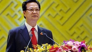 社会主義的方向に沿った市場経済体制健全化や経済再構築促進、発展モデルの転換 - ảnh 1