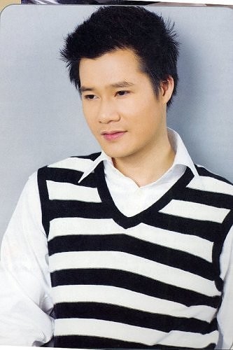 男性歌手クァンズンの歌声 - ảnh 1