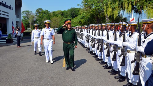 タイン国防相、タイ王国海軍第3軍区を訪問 - ảnh 1