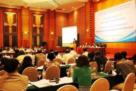 政府査察機関、汚職対策でシンポ開催 - ảnh 1