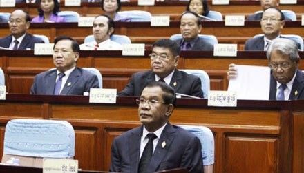 カンボジア軍隊、憲法を保護する用意 - ảnh 1