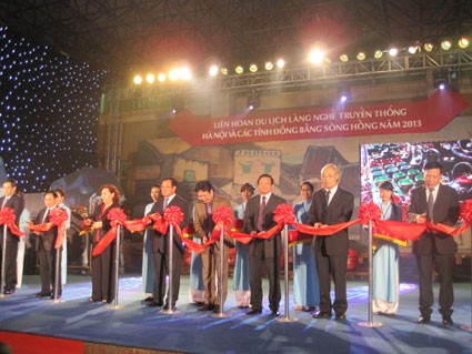 ホン川デルタの職業村フェスティバル2013 - ảnh 1