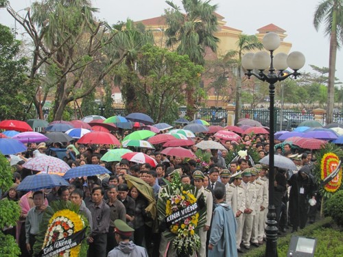 クアンビン省、ザップ将軍の葬儀の準備を完了 - ảnh 1