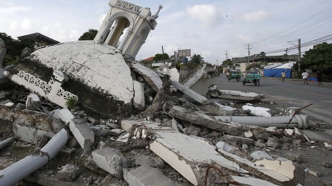フィリピン地震 死者１００人超える - ảnh 1