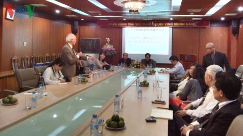 外国在住越人ジャーナリスト、VOV訪問 - ảnh 1