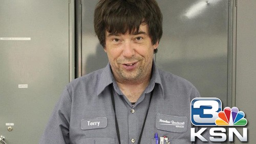 米カンザス州、航空機を狙った自爆テロを発見 - ảnh 1