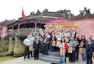 ホイアン旧市街、今年初の外国人観光客を迎える - ảnh 1