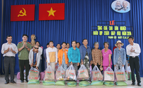 各地方、貧困者支援を強化 - ảnh 1