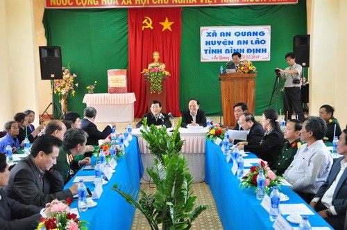 サン国家主席、ビンディン省を訪問 - ảnh 1