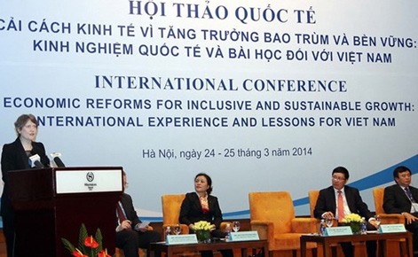 包含的経済成長に関するシンポ、閉幕 - ảnh 1