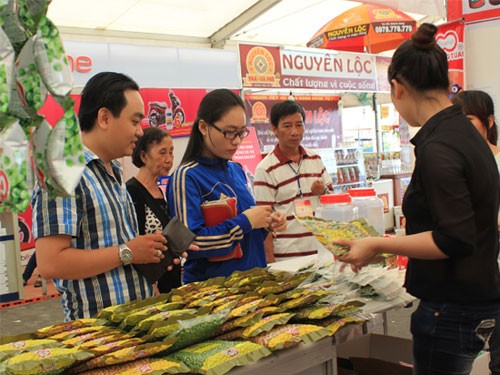 ベトナム高品質の製品見本市２０１４始まる - ảnh 1