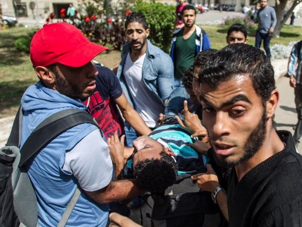 エジプトのモルシ前大統領支持者42人に禁固判決 - ảnh 1