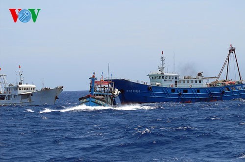 中国、ベトナム領海に船舶をさらに搬入 - ảnh 1