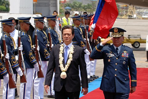 ズン首相、フィリピンでのWEFに出席 - ảnh 1