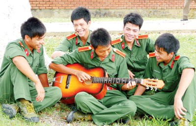 兵隊さんがよく歌っている歌 - ảnh 1