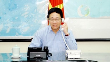 越仏外相、電話会談 - ảnh 1