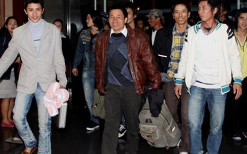 リビアに派遣中の労働者682人を避難させる - ảnh 1