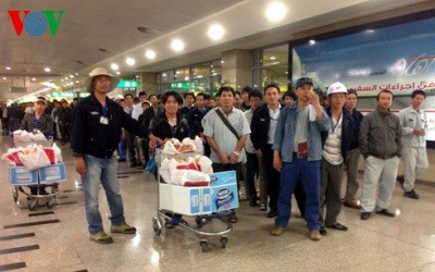 リビアに派遣されたベトナム労働者、無事に帰国 - ảnh 1