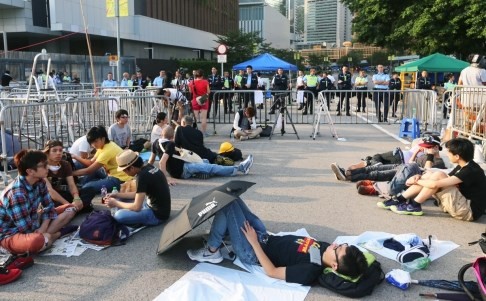 香港抗議活動続く - ảnh 1