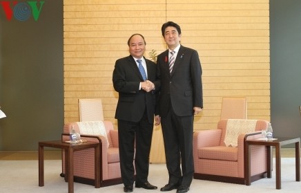 安倍首相、ベトナムとの関係を重要視 - ảnh 1