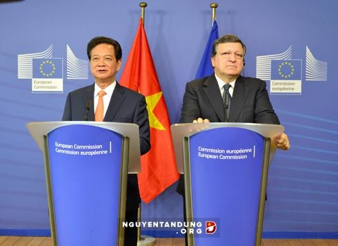 ズン首相、欧州委員会委員長などと会談 - ảnh 1