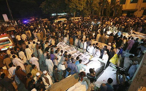 パキスタン、爆発で死傷者多数 - ảnh 1