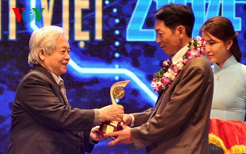 「ベトナム人材賞2014」授与式 - ảnh 1
