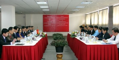 民族委員会代表団、ラオスを訪問 - ảnh 1