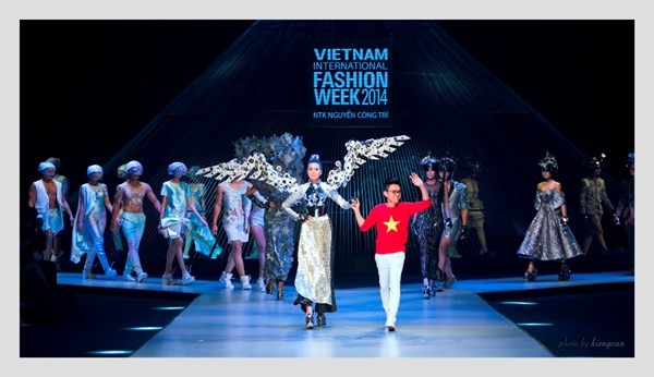 HCM市、ベトナム初の国際ファッションウィーク始まる - ảnh 1