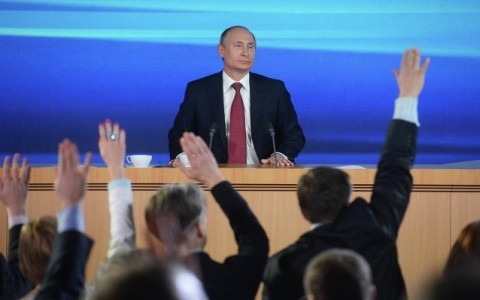 プーチン大統領「経済的困難克服に2年必要」 - ảnh 1