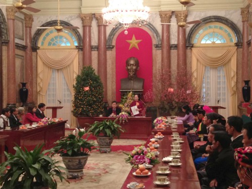 ゾアン国家副主席、少数民族の長老と懇親 - ảnh 1