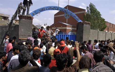 パキスタン、爆弾テロで死傷者多数 - ảnh 1