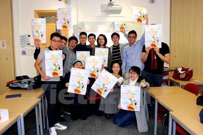 学生、ロンドンで文化祭を開催へ - ảnh 1