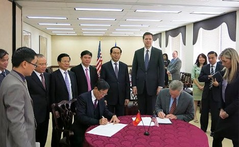 警察部隊、米連邦捜査局と協力強化 - ảnh 1