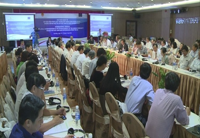 ASEAN共同体構築における法律の調和に関するシンポジウム - ảnh 1