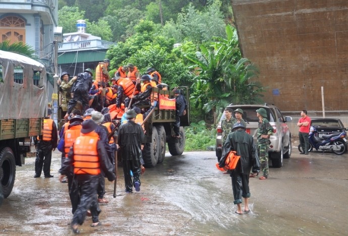 北部各省、洪水被害克服に尽力 - ảnh 1