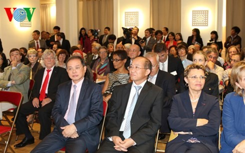 駐仏ベトナム大使館、公安部門の伝統の日を記念 - ảnh 1